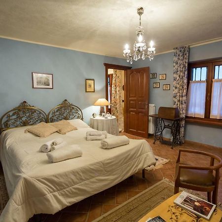 Relax Nel Noccioleto Guest House Novello Exterior photo