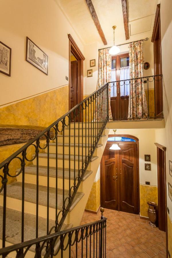 Relax Nel Noccioleto Guest House Novello Exterior photo