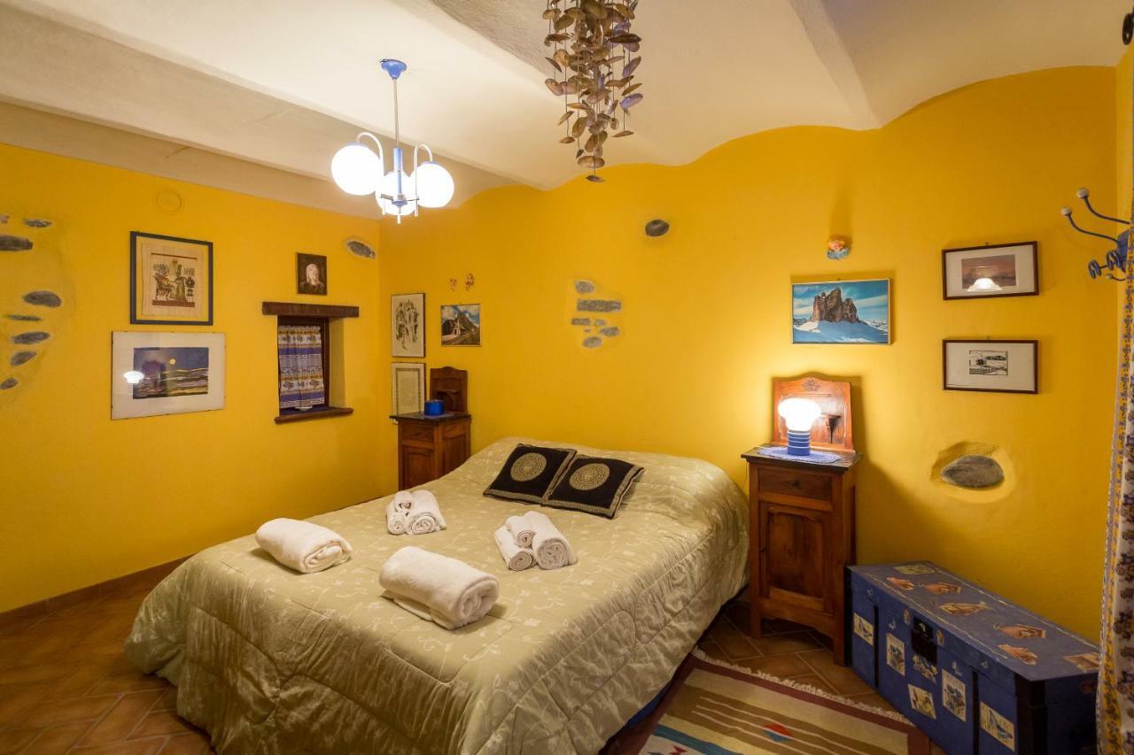 Relax Nel Noccioleto Guest House Novello Exterior photo