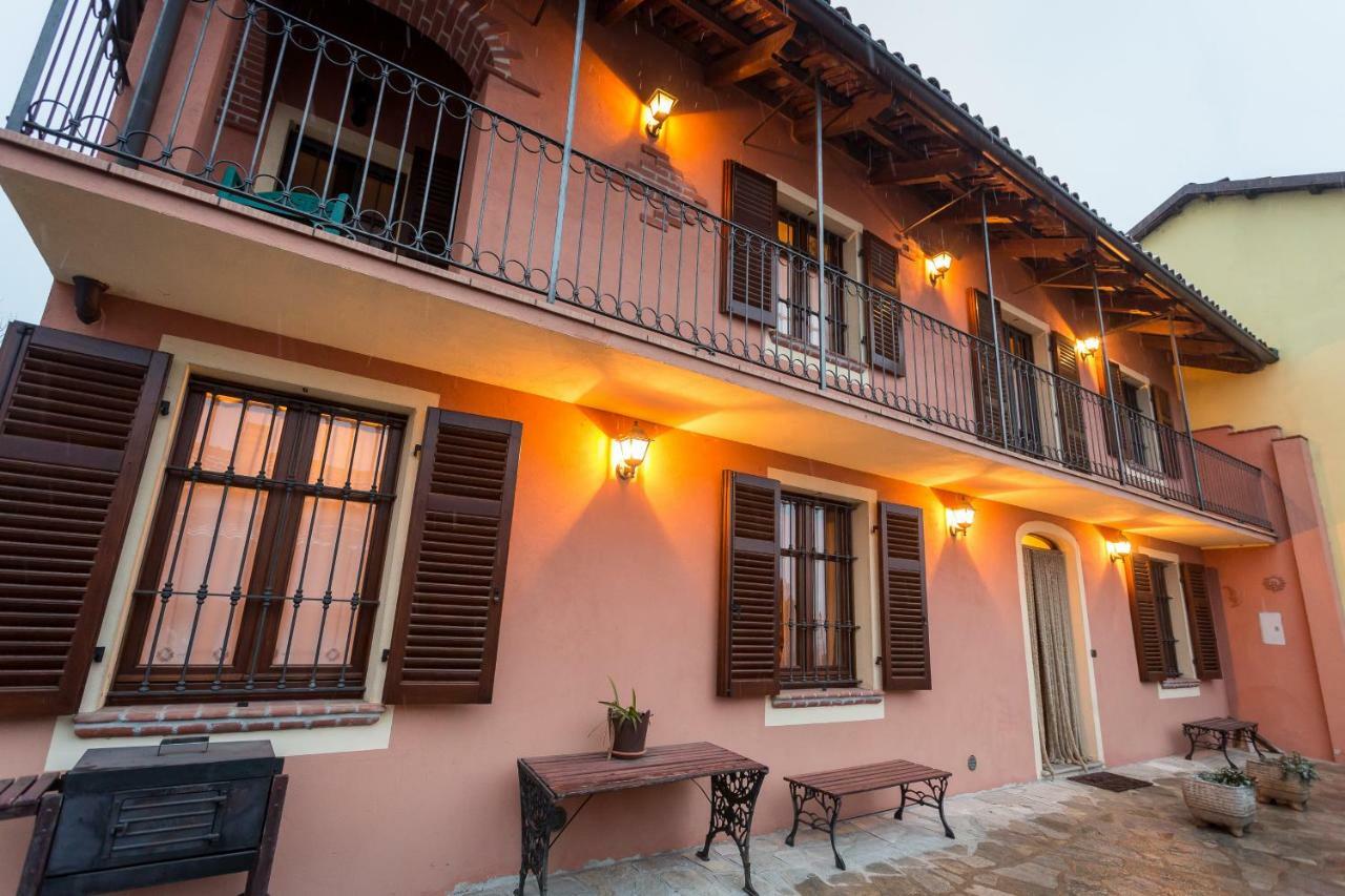 Relax Nel Noccioleto Guest House Novello Exterior photo