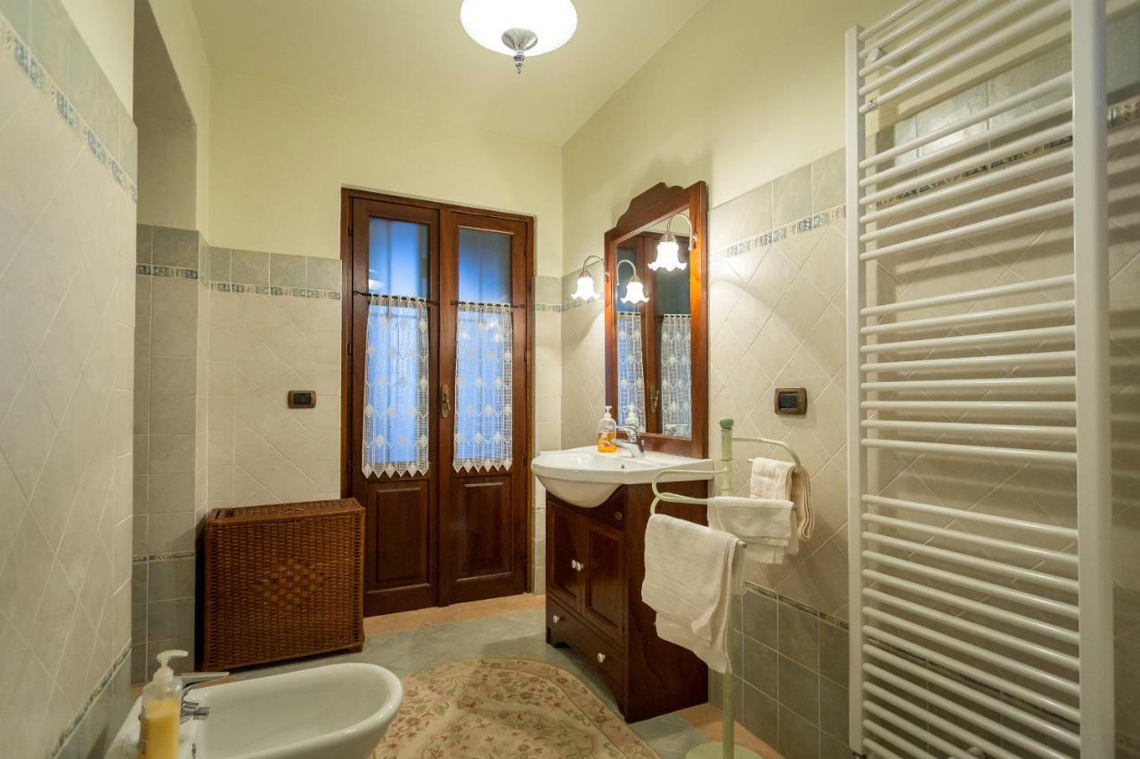 Relax Nel Noccioleto Guest House Novello Exterior photo